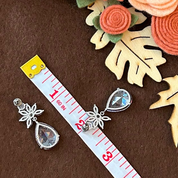 New! Large Silver Tear Drop Diamond Earrings - Picture 5 of 6